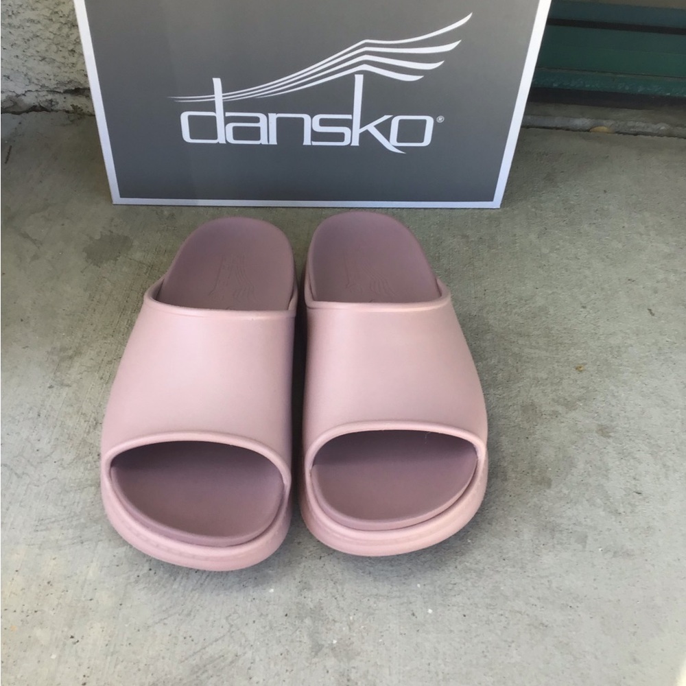 Dansko Devyn molded size 39 Pink Slide Sandals